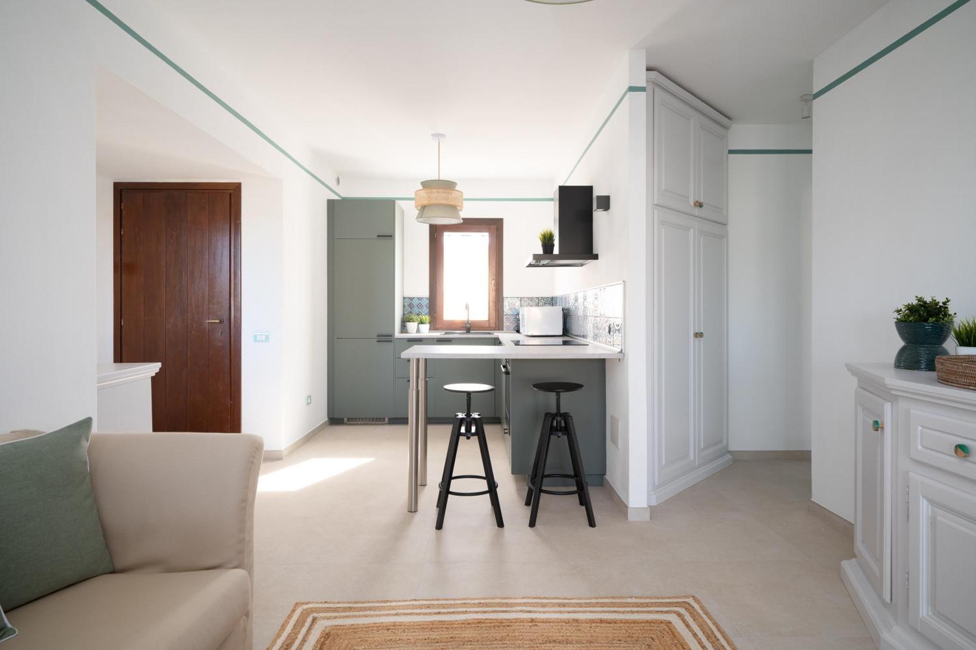 Bianca Pedra Rosa - Your House In Sardinia